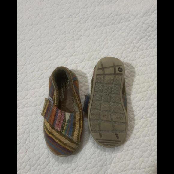 Toms  Toddler Shoes Size T6 Multi Color Slip On - Picture 2 of 2